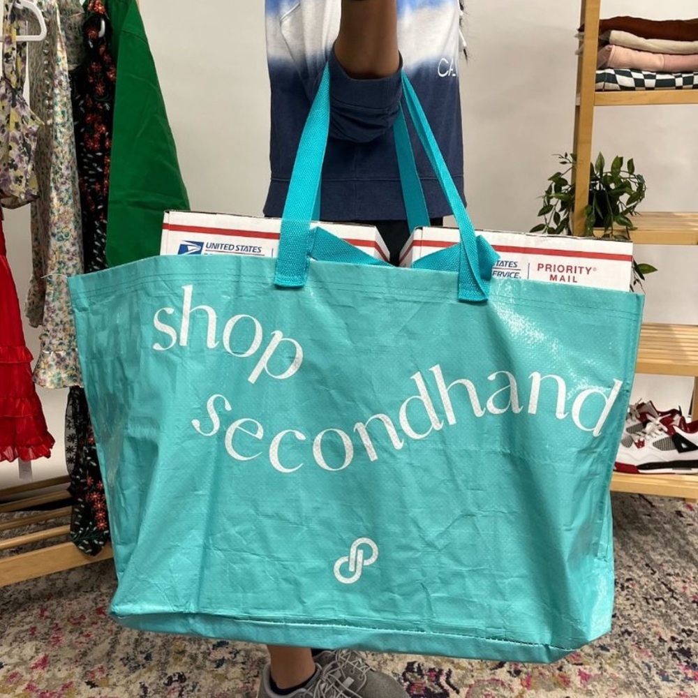 ••SOLD•• Oversized Double-handle Tote - Picture 5 of 6